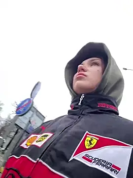 QuitieLia online show from 01-19-25, 08:29