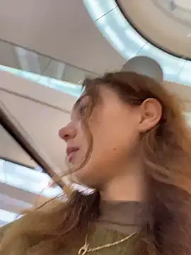 QuitieLia online show from 10-30-25, 08:27