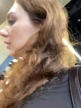 QuitieLia online show from 04-18-26, 12:53