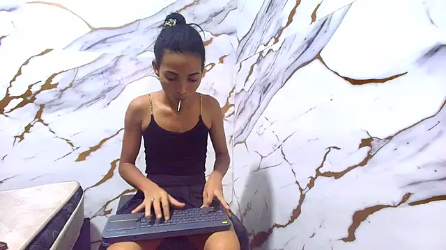 Snapshot of luciana_daza chatting on 05-28-26, 11:24 luciana daza online show from 05-28-26, 11:24