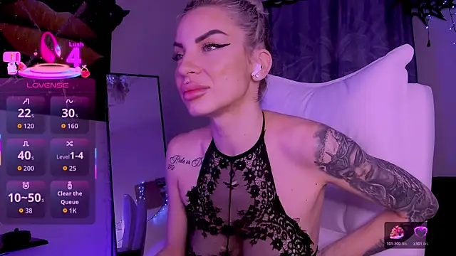 Snapshot of LusciousAlice chatting on 06-04-26, 01:22 LusciousAlice online show from 06-04-26, 01:22