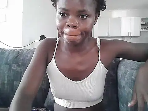 Snapshot of petiteebony_81 chatting on 01-14-26, 07:03 petiteebony 81 online show from 01-14-26, 07:03