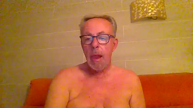tuggy59 online show from 07-10-26, 04:50
