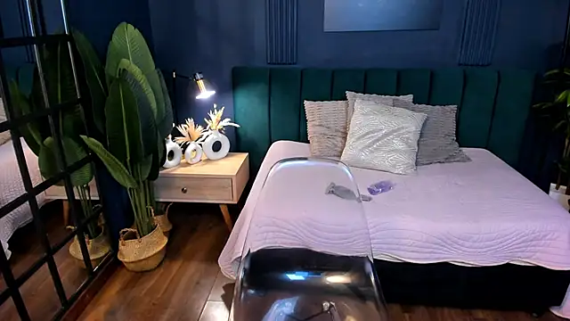 taylor bennet online show from 02-11-25, 06:33