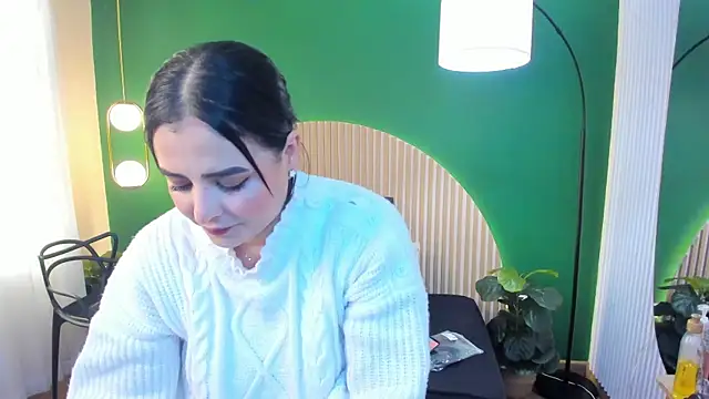 taylor bennet online show from 12-18-25, 11:49