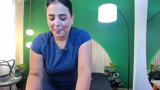 taylor bennet online show from 12-20-25, 12:01