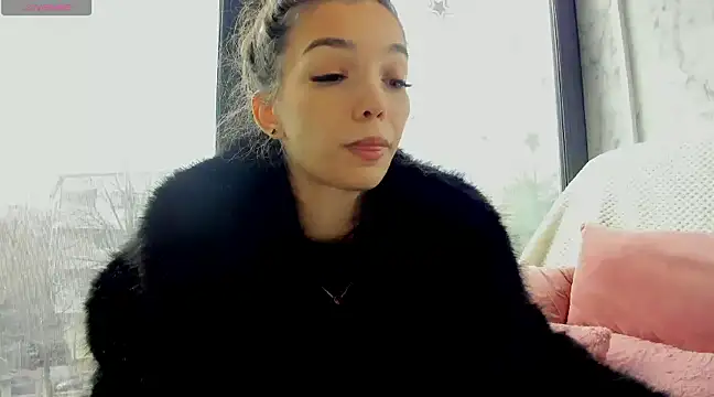 Snapshot of Sassy_Teen chatting on 01-15-25, 10:27 Sassy Teen online show from 01-15-25, 10:27