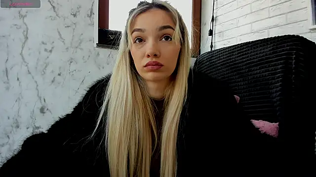 Snapshot of Sassy_Teen chatting on 02-10-25, 08:20 Sassy Teen online show from 02-10-25, 08:20