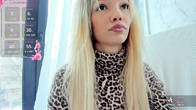 Snapshot of Sassy_Teen chatting on 02-26-25, 09:42 Sassy Teen online show from 02-26-25, 09:42