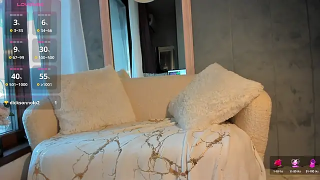 Snapshot of Sassy_Teen chatting on 09-28-25, 08:20 Sassy Teen online show from 09-28-25, 08:20