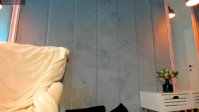 Snapshot of Sassy_Teen chatting on 10-23-25, 09:19 Sassy Teen online show from 10-23-25, 09:19