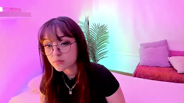 Gloomydoll online show from 11-18-25, 09:19