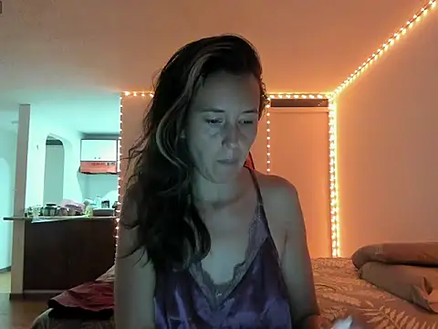 Snapshot of zoe_jeane_beker chatting on 05-12-26, 02:08 zoe jeane beker online show from 05-12-26, 02:08