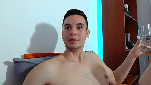 Snapshot of cristo_master chatting on 02-25-25, 11:44 cristo master online show from 02-25-25, 11:44