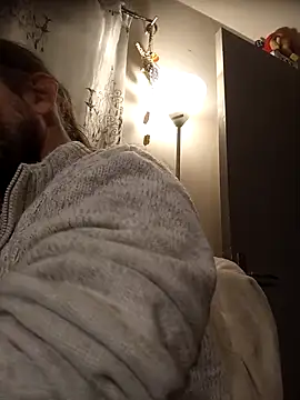 teekoine1 online show from 10-15-25, 08:42