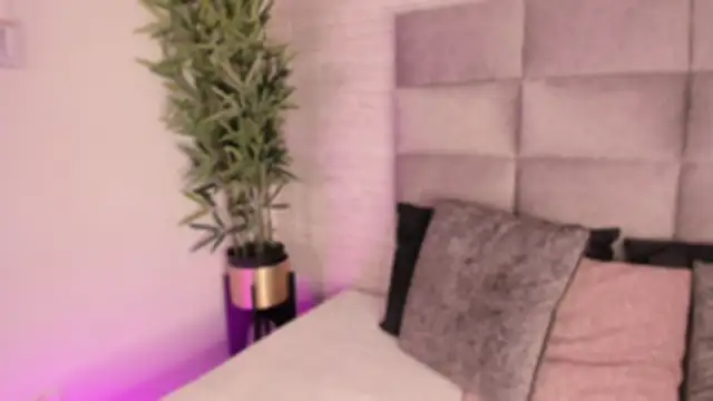 mia crawford online show from 10-21-25, 11:44