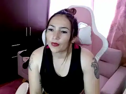 Snapshot of EVA_GRAYS chatting on 03-06-25, 06:26 EVA GRAYS online show from 03-06-25, 06:26