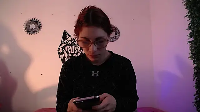 Snapshot of Katy_Van chatting on 12-13-25, 08:58 Katy Van online show from 12-13-25, 08:58