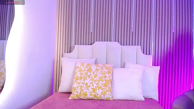 Katy Van online show from 04-21-26, 08:44