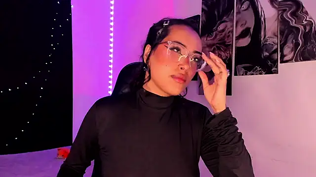 Snapshot of willow_poisson chatting on 12-04-24, 11:24 willow poisson online show from 12-04-24, 11:24