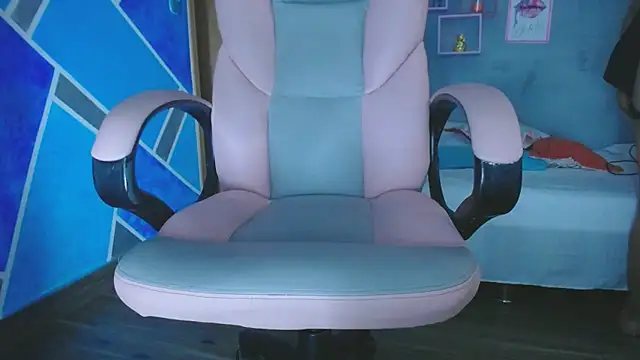 Snapshot of MeganMilF2 chatting on 02-09-25, 10:11 MeganMilF2 online show from 02-09-25, 10:11