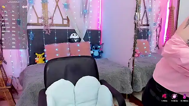 Snapshot of laura_olssen chatting on 02-17-26, 12:34 laura olssen online show from 02-17-26, 12:34