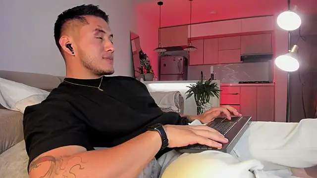 Snapshot of Chriskyle_ chatting on 03-03-25, 04:03 Chriskyle online show from 03-03-25, 04:03