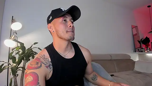 Snapshot of Chriskyle_ chatting on 03-11-25, 05:16 Chriskyle online show from 03-11-25, 05:16