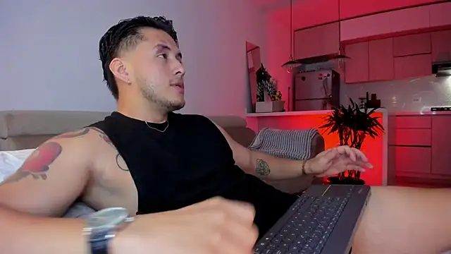 Snapshot of Chriskyle_ chatting on 10-29-25, 12:13 Chriskyle online show from 10-29-25, 12:13