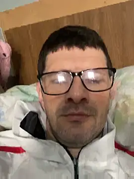 Snapshot of Juliano2289 chatting on 06-08-26, 04:40 Juliano2289 online show from 06-08-26, 04:40