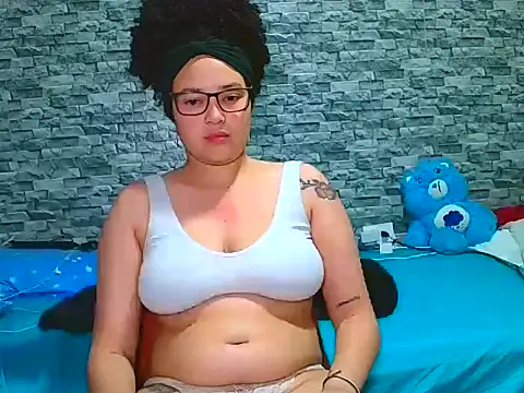 Snapshot of vanellope12 chatting on 11-07-25, 05:07 vanellope12 online show from 11-07-25, 05:07