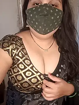 Snapshot of Love-priya chatting on 12-18-24, 06:10 Love-priya online show from 12-18-24, 06:10