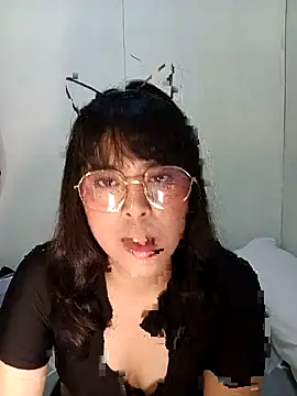 Snapshot of Chall_mee chatting on 09-27-25, 05:18 Chall mee online show from 09-27-25, 05:18