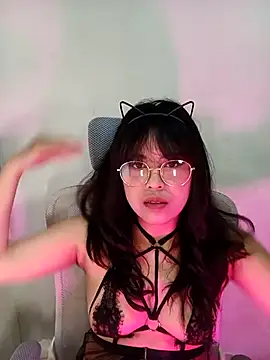 Snapshot of Chall_mee chatting on 11-09-25, 01:37 Chall mee online show from 11-09-25, 01:37