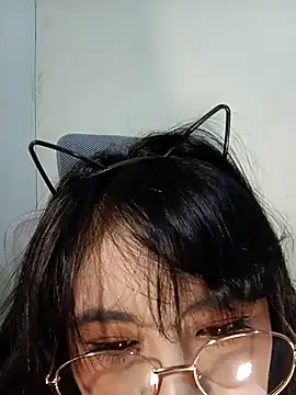 Snapshot of Chall_mee chatting on 11-30-25, 07:29 Chall mee online show from 11-30-25, 07:29