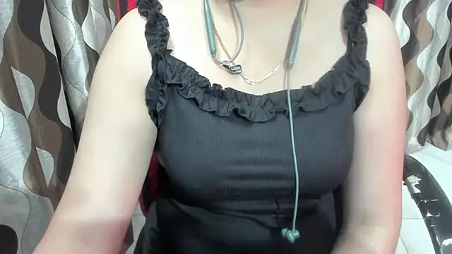 Snapshot of Kaur_Jannat chatting on 12-20-25, 06:37 Kaur Jannat online show from 12-20-25, 06:37