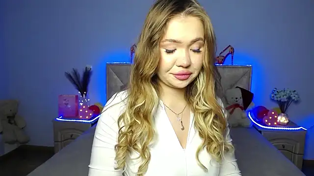 StacyYellig online show from 01-18-25, 04:04