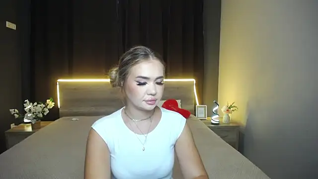 Snapshot of StacyYellig chatting on 07-14-26, 08:25 StacyYellig online show from 07-14-26, 08:25