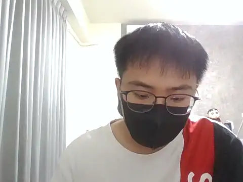 Snapshot of We1116 chatting on 11-10-25, 12:15 We1116 online show from 11-10-25, 12:15