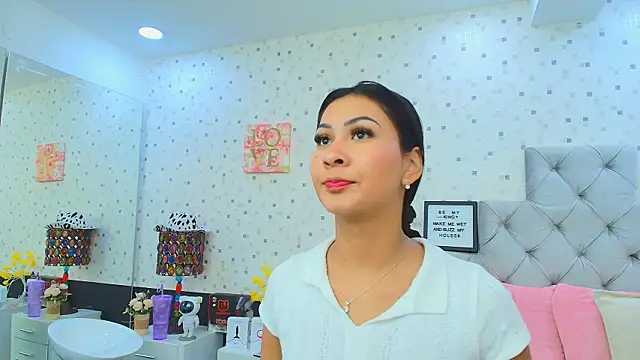 JulietaReyess online show from 09-10-25, 11:43