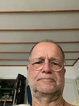 artXhibitor online show from 04-12-26, 07:24