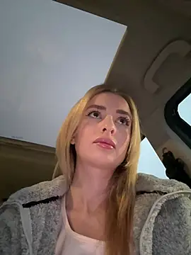 Snapshot of EvieEvans chatting on 12-29-24, 03:46 EvieEvans online show from 12-29-24, 03:46