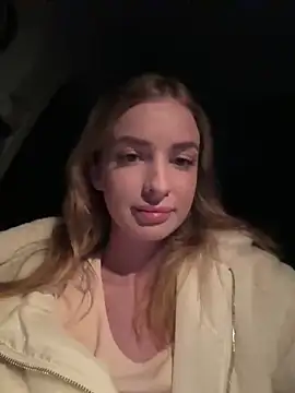 Snapshot of EvieEvans chatting on 02-14-25, 09:53 EvieEvans online show from 02-14-25, 09:53