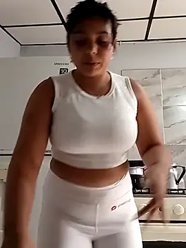 Snapshot of stefanie010 chatting on 01-08-25, 04:33 stefanie010 online show from 01-08-25, 04:33