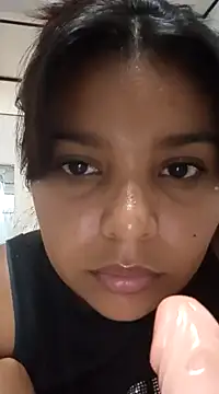 Snapshot of stefanie010 chatting on 02-11-25, 06:44 stefanie010 online show from 02-11-25, 06:44