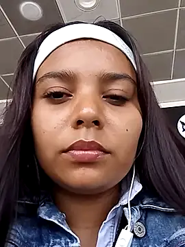 Snapshot of stefanie010 chatting on 02-19-25, 04:00 stefanie010 online show from 02-19-25, 04:00