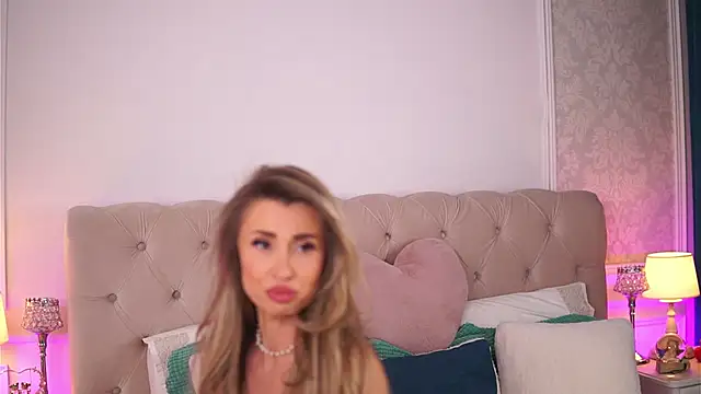 Snapshot of EnjoyableEmma chatting on 01-30-25, 10:40 EnjoyableEmma online show from 01-30-25, 10:40