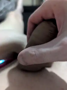 Snapshot of tall_guy323 chatting on 03-23-25, 02:37 tall guy323 online show from 03-23-25, 02:37