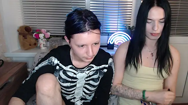 Snapshot of sky9669 chatting on 09-24-25, 04:10 sky9669 online show from 09-24-25, 04:10