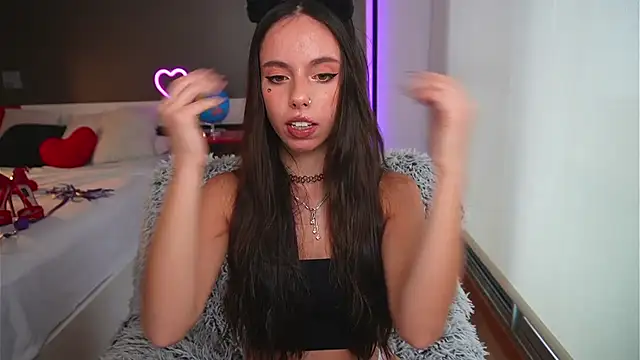 Dayna Nebula online show from 01-17-25, 01:35